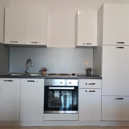 Apartment Helena 2 *